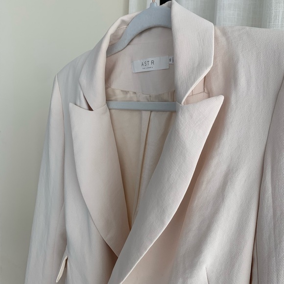 Cream blazer - Picture 2 of 4